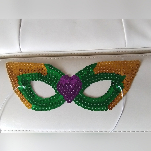 New Mardi Gras Sequin Mask - Picture 2 of 5